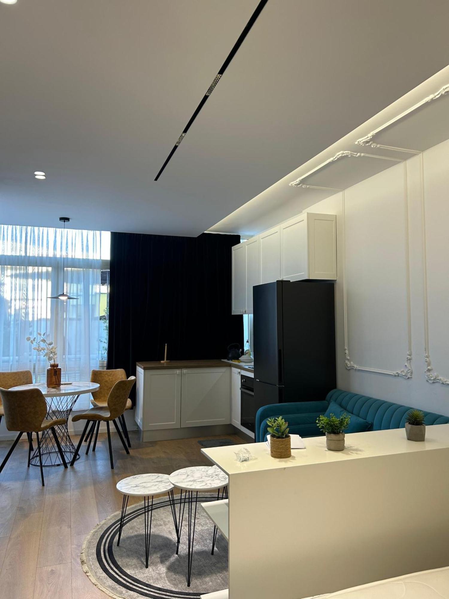 Maison Komuna * Tirana
